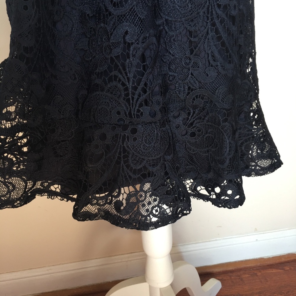Express Navy Blue Lace Dress XL V-Neck Puff Sleeve Scalloped Hem Cocktail Party - Picture 9 of 11